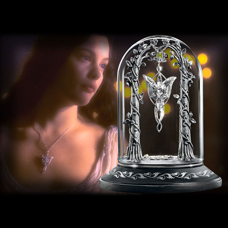 The Evenstar Pendant Display - The Lord of the Rings